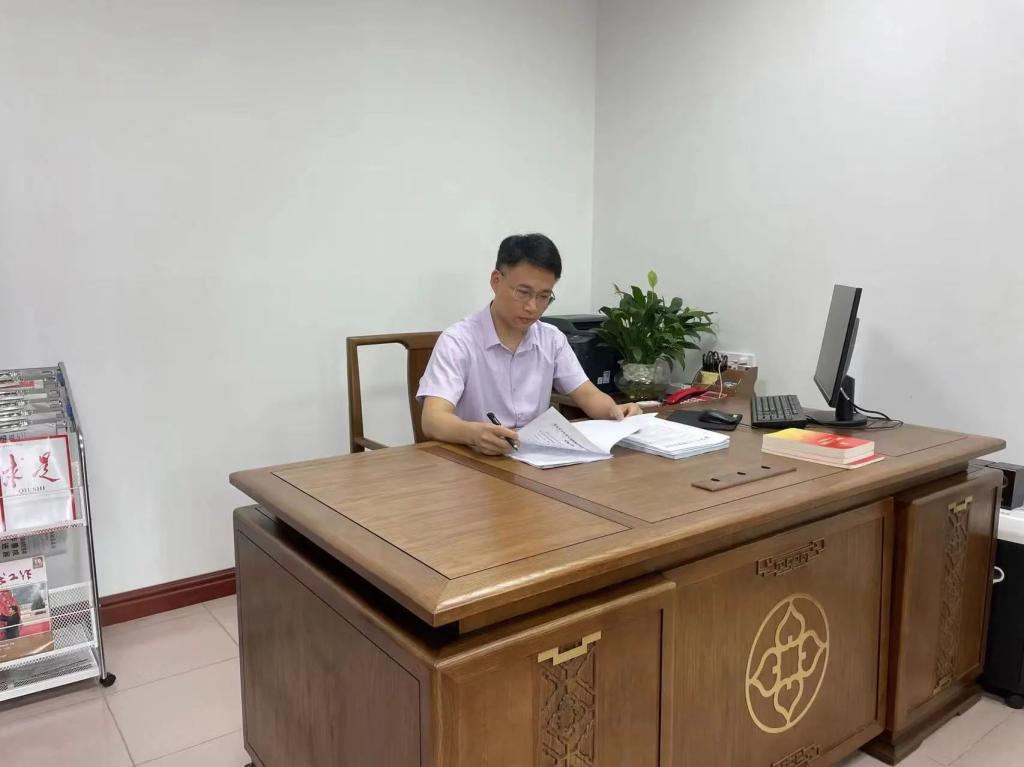 安博（中国）校友许云获评第六届  广东省“人民满意的公务员”称号